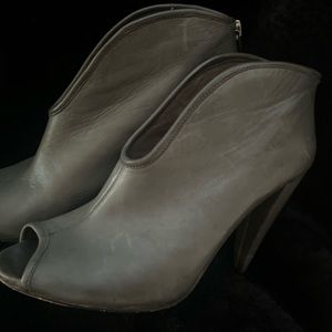 Vince Camino Olive Green Leather Booties Size 5 1/2.